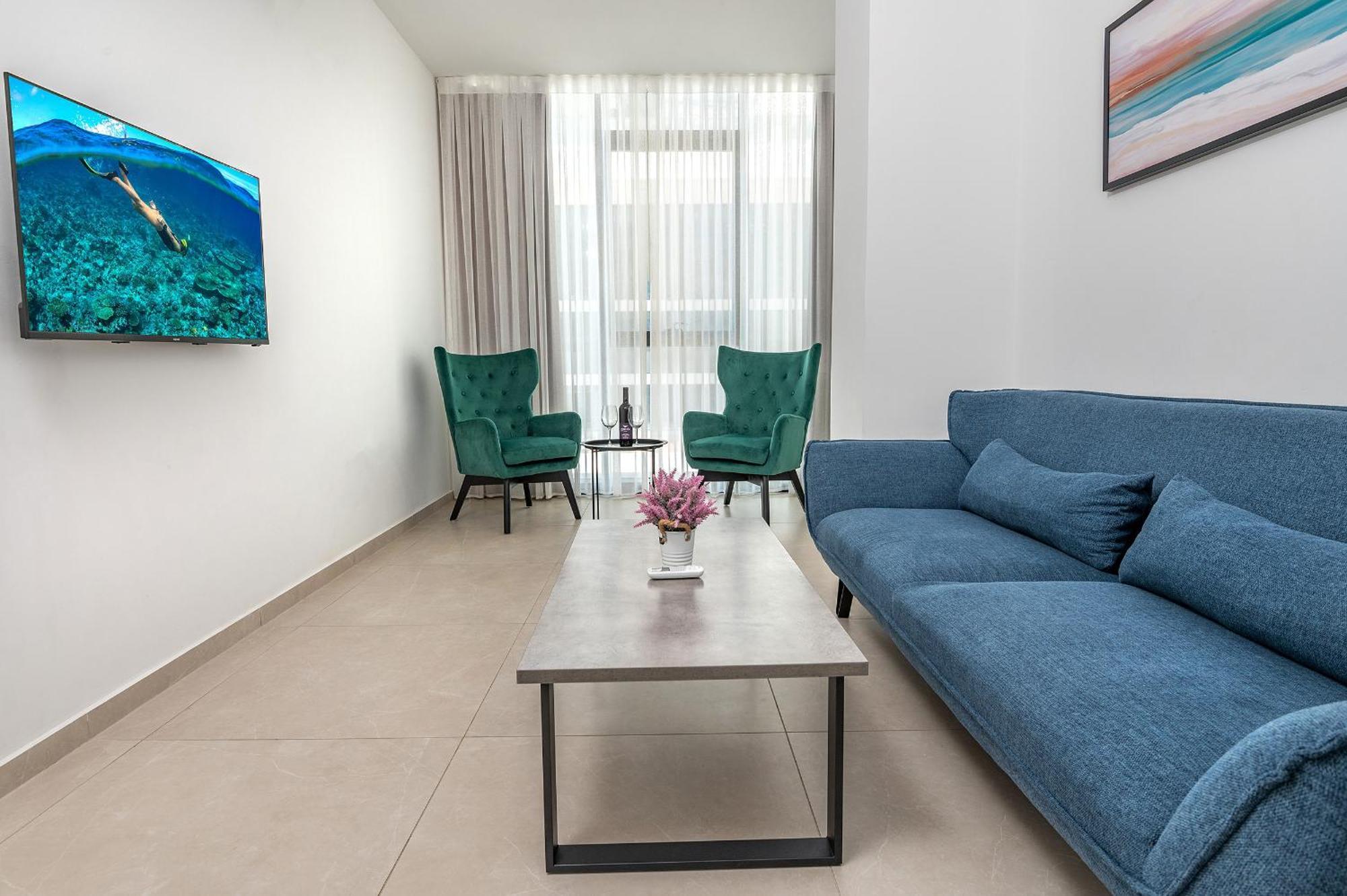 Hi-Yam Seaview Apartments & Suites - יש ממ"ד Bat Yam Exterior photo